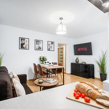 Lumina Apartment Opposite The Palace Of Culture And Science Varsó Kültér fotó